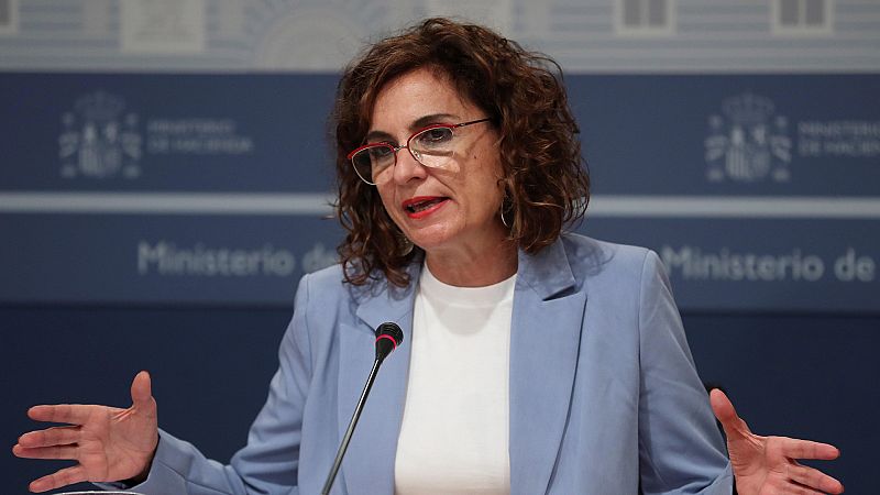 Boletines RNE - El déficit de las comunidades podrá alcanzar el 2,2% del PIB - Escuchar ahora