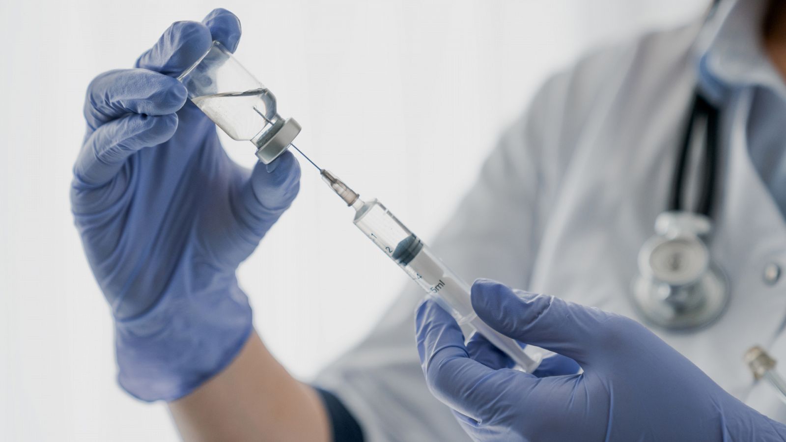 24 horas - Una vacuna europea contra la covid podría estar lista en otoño - Escuchar ahora