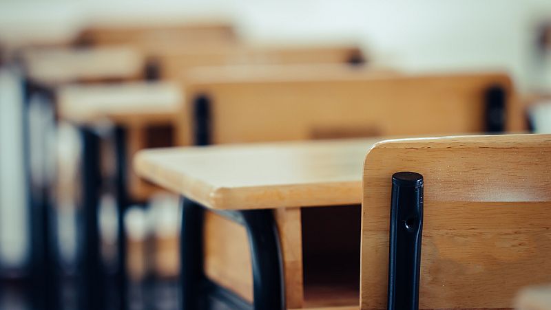 España a las 8 Fin de Semana - Sólo 2 de cada 5 niñas completan la educación secundaria en el mundo - Escuchar ahora