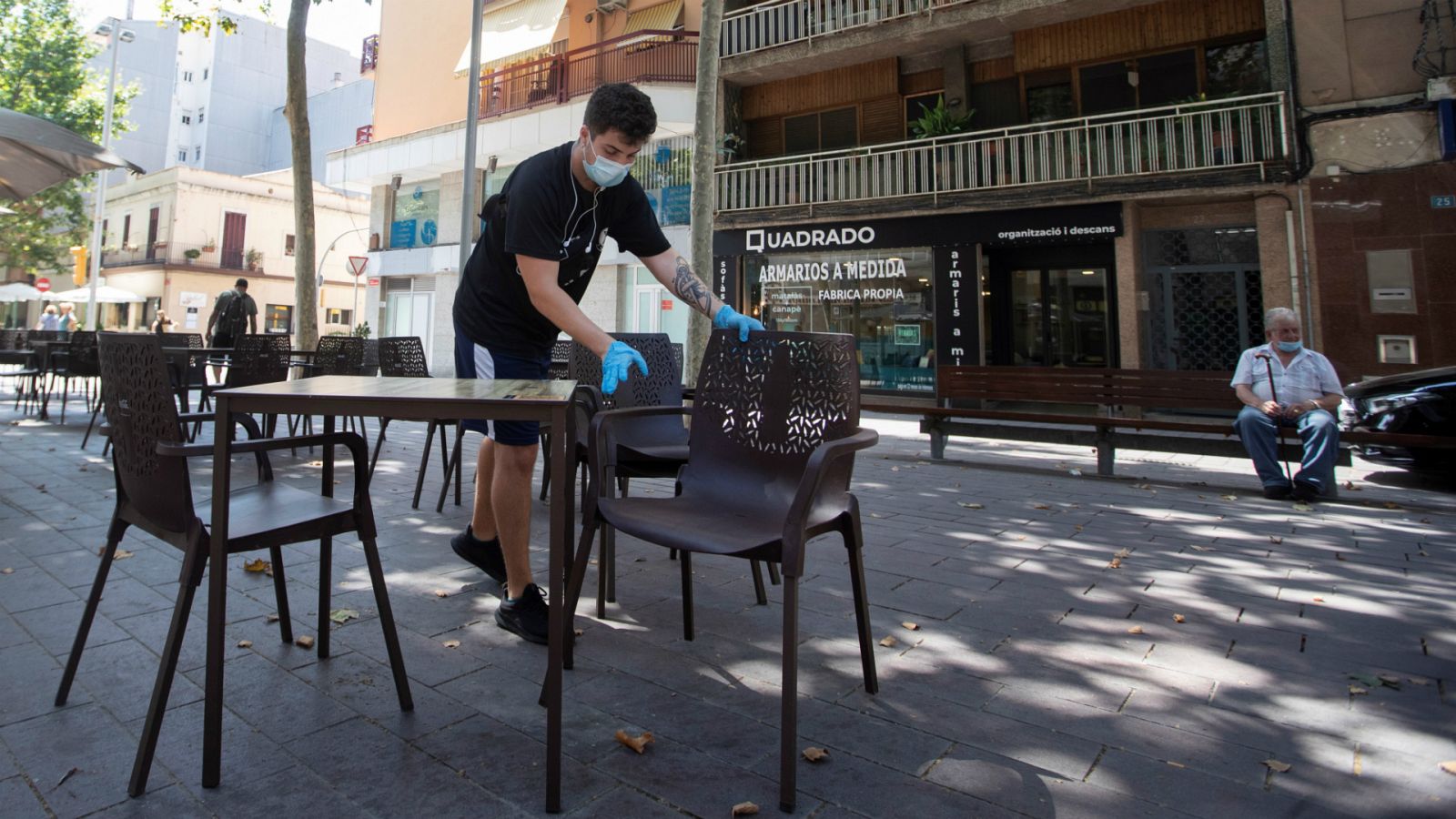 14 horas - Cataluña cierra los bares y restaurantes 15 días "para evitar un confinamiento total en las próximas semanas" - Escuchar ahora