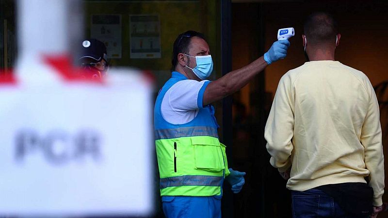 24 horas - Sanidad estudia establecer cuatro niveles de riesgo en las comunidades en base a indicadores comunes - Escuchar ahora