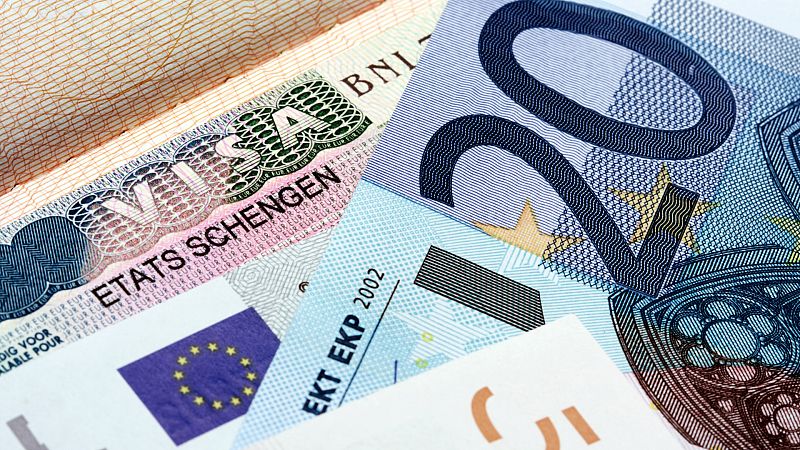 Europa abierta - 'Golden visa': la sospechosa práctica de conseguir la residencia con dinero - escuchar ahora