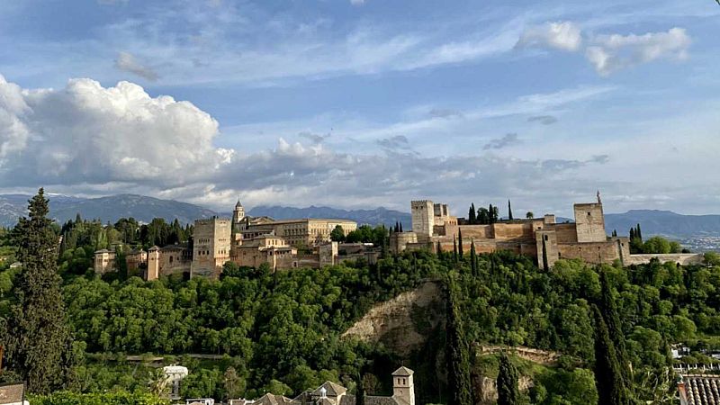 Boletines RNE - La Junta de Andalucía decreta nuevas restricciones en Ganada que no afectan a la movilidad - Escuchar ahora