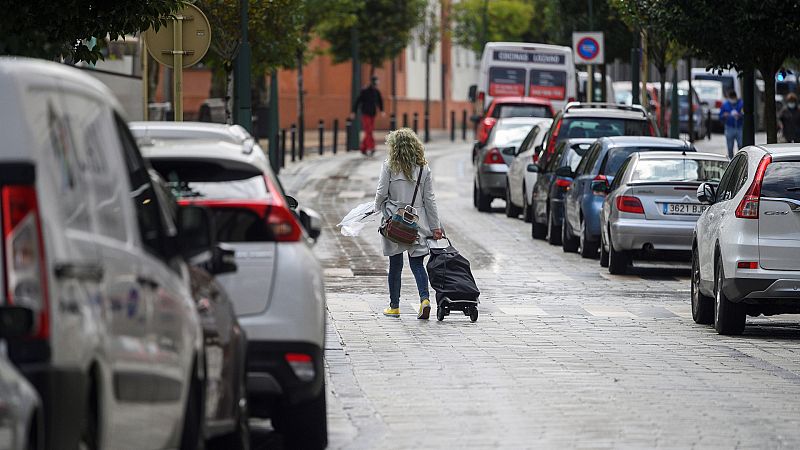 Boletines RNE - Cantabria no descarta restringir la movilidad para evitar el aumento de contagios - Escuchar ahora