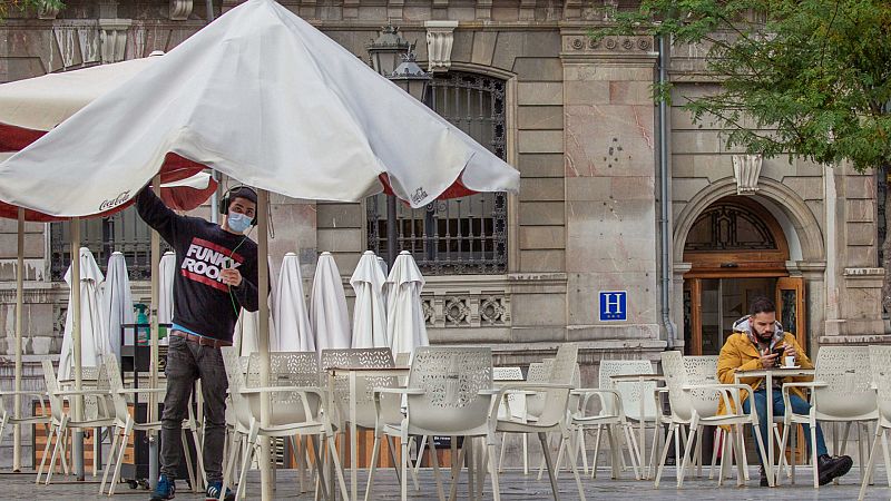 Las mañanas de RNE con Íñigo Alfonso - Irlanda y Gales adoptan más medidas restrictivas ante el COVID-19 - Escuchar ahora