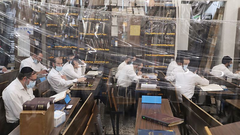 Las mañanas de RNE con Íñigo Alfonso - Dentro de la comunidad ultraortodoxa en Israel: la vida comunitaria dificulta el control de los contagios - Escuchar ahora