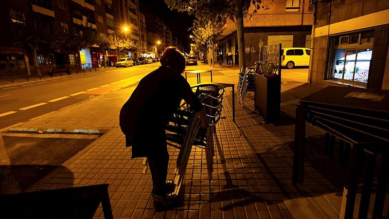 España a las 8 Fin de Semana - La Comunidad Valenciana y Castilla y León estrenan las restricciones de movilidad nocturna - Escuchar ahora