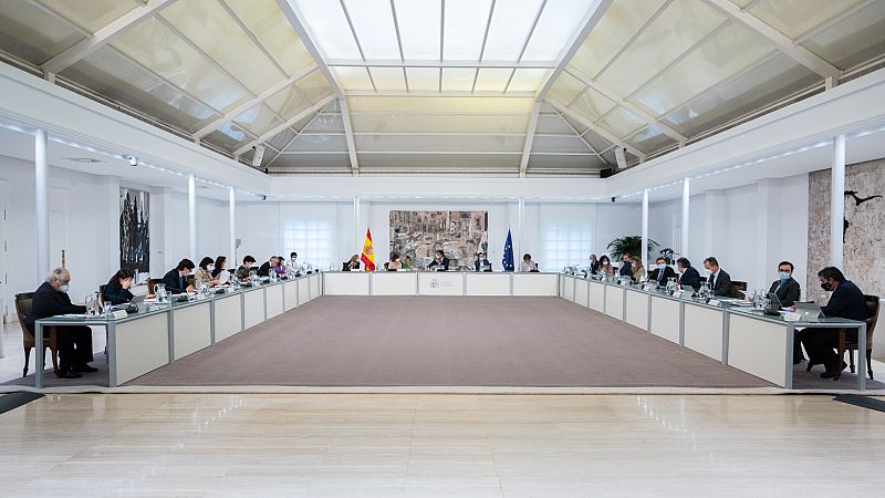 Boletines RNE - El Gobierno aboga por prolongar el estado de alarma más de 15 días - Escuchar ahora