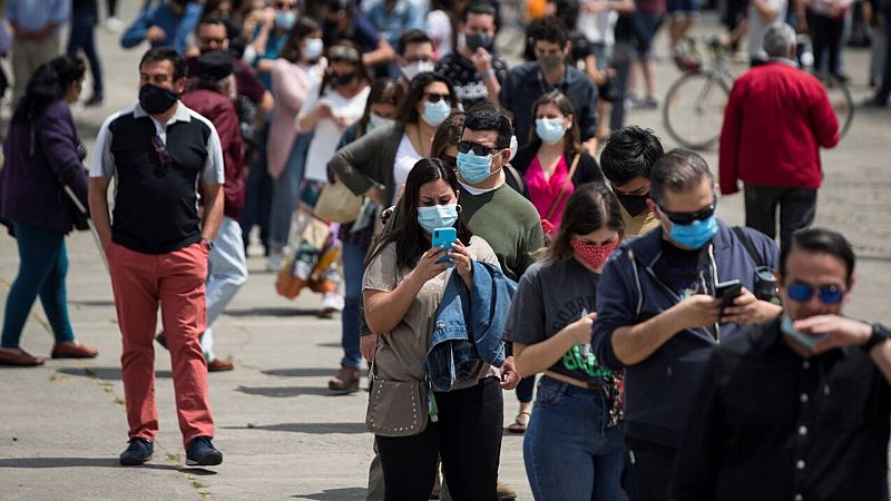 20 horas informativos Fin de semana - Piñera estima una mayoría a favor del cambio de la Constitución tras votar en el plebiscito - Escuchar ahora 