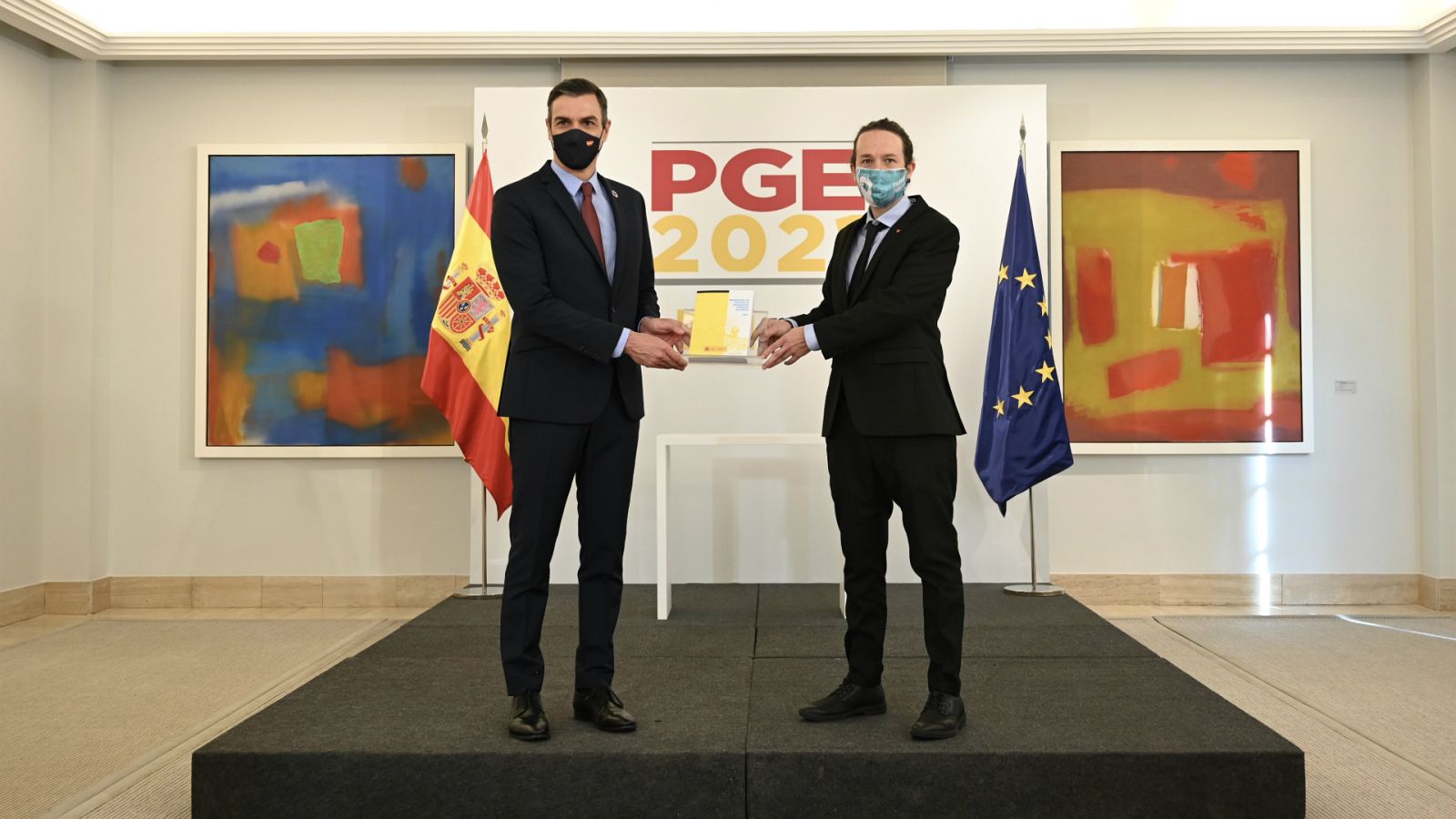 Boletines RNE - El Gobierno presenta unos Presupuestos con subidas de impuestos a las rentas más altas y a las grandes fortunas - Escuchar ahora