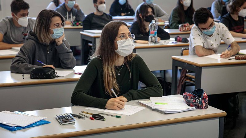 14 horas - Nueve de cada diez universitarios tienen trabajo cinco años después de titularse - Escuchar ahora