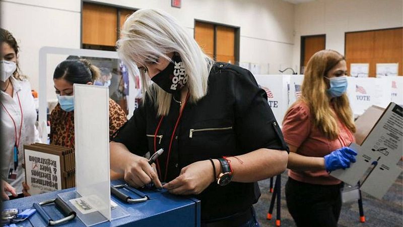 20 horas informativos Fin de Semana - El voto femenino se le resiste a Trump, prefieren a Biden según las encuestas - Escuchar ahora