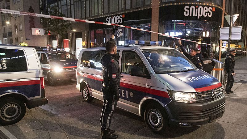 Las mañanas de RNE con Íñigo Alfonso - Noche de horror en Viena tras un ataque yihadista que deja cuatro muertos y 17 heridos - Escuchar ahora