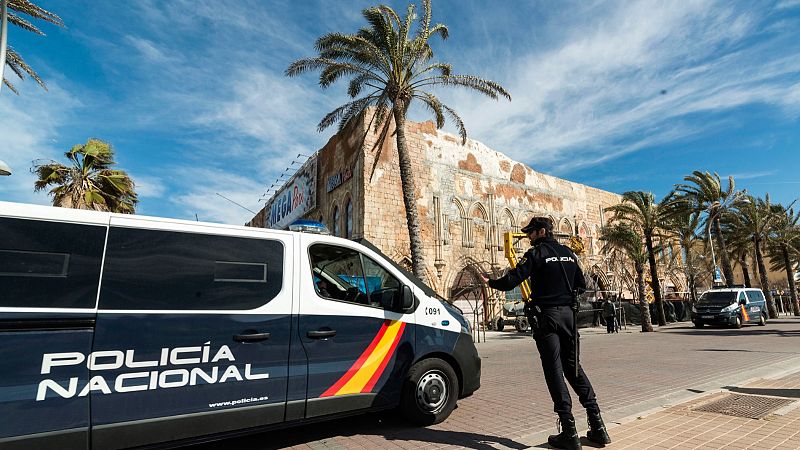 Boletines RNE - Detenido un hombre en Palma por el asesinato de su pareja, una mujer de 32 años - Escuchar ahora