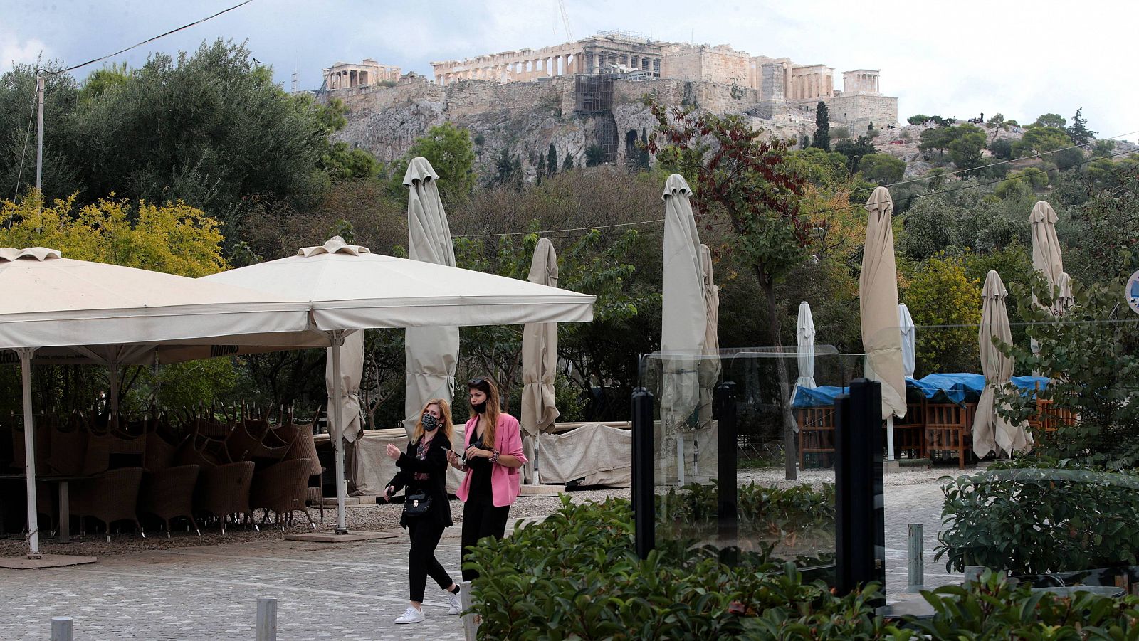 14 horas - Grecia confina a la población durante tres semanas ante la presión en los hospitales - Escuchar ahora