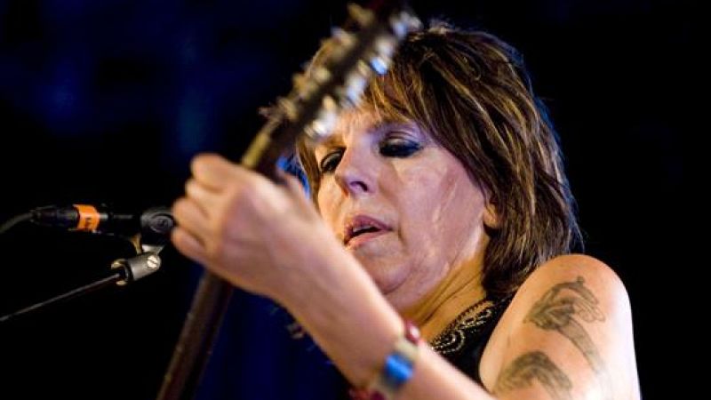 Sin rodeos - El apoyo de Lucinda Williams a salas y promotores - 06/11/20 - Escuchar ahora