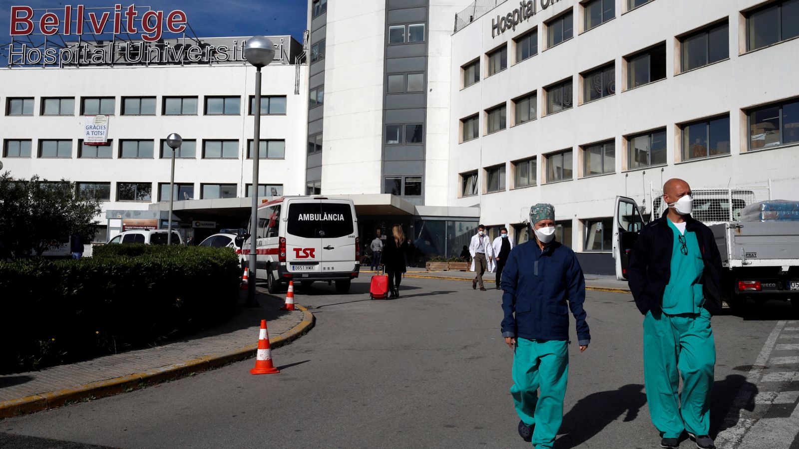 Boletines RNE - España registra el peor dato de fallecidos de la segunda ola: 512 durante el fin de semana - Escuchar ahora