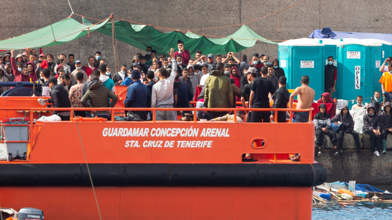 Boletines RNE - 74 personas fallecen en un naufragio frente a la costa de Libia - Escuchar ahora