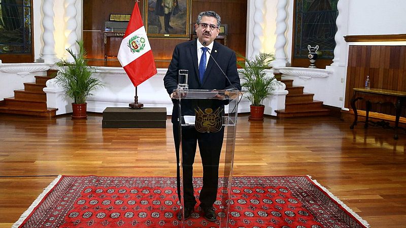 20 horas informativos Fin de Semana - Manuel Merino renuncia como presidente de Perú, en medio de protetas callejeras con dos muertos - Escuchar ahora