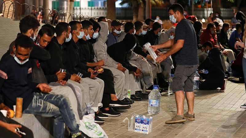  14 horas - Canarias pide ayuda para acoger a los cientos de migrantes que llegan en pateras - Escuchar ahora