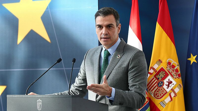  Boletines RNE - Sánchez anuncia vacunas para el primer semestre de 2021 - Escuchar ahora