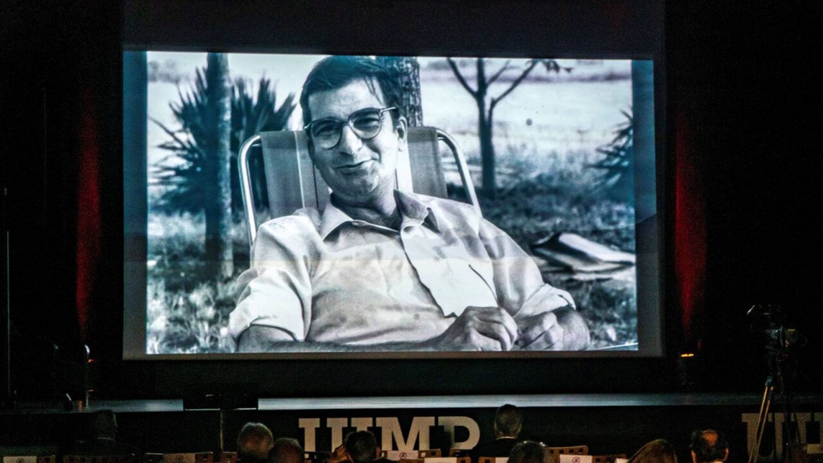 14 horas fin de semana - Pedro Sánchez: "El ejemplo de Ernest Lluch nos inspira y nos alienta" - Escuchar ahora 