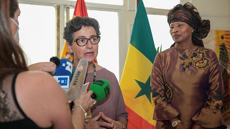 Boletines RNE - González Laya, en Senegal: "Quien utilice las vías ilegales tendrá que volver a su país" - Escuchar ahora 