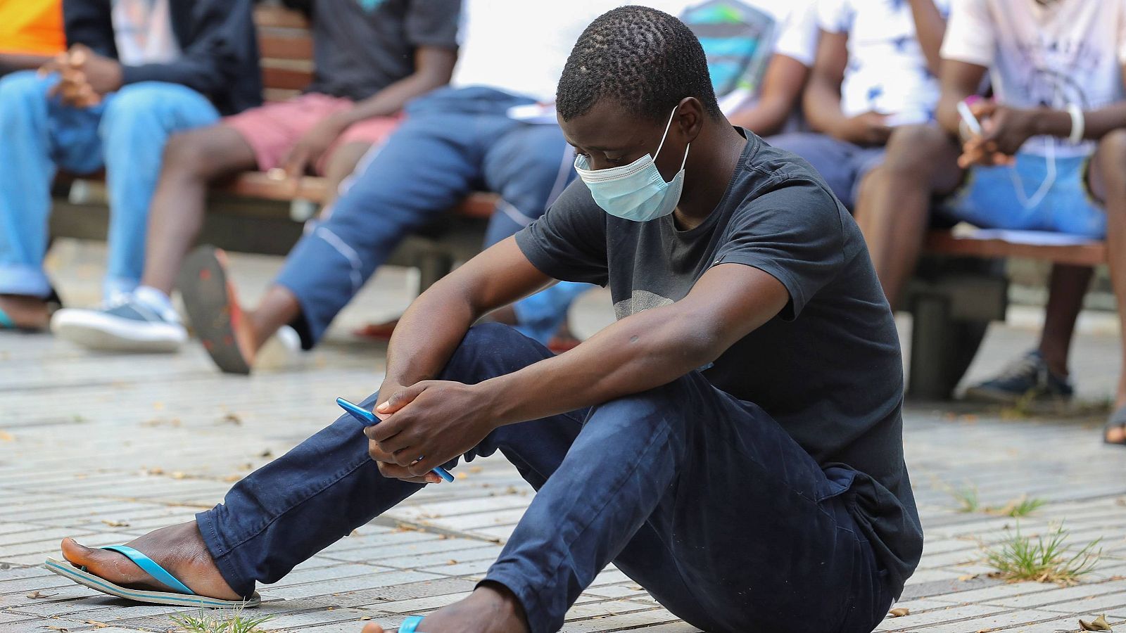  14 horas - La espera por una patera a cambio de 2.000 euros en el puerto de Dajla - Escuchar ahora