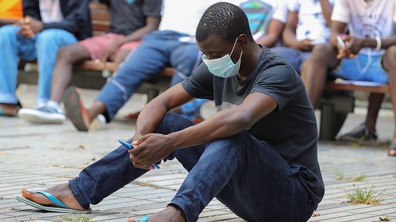  14 horas - La espera por una patera a cambio de 2.000 euros en el puerto de Dajla - Escuchar ahora