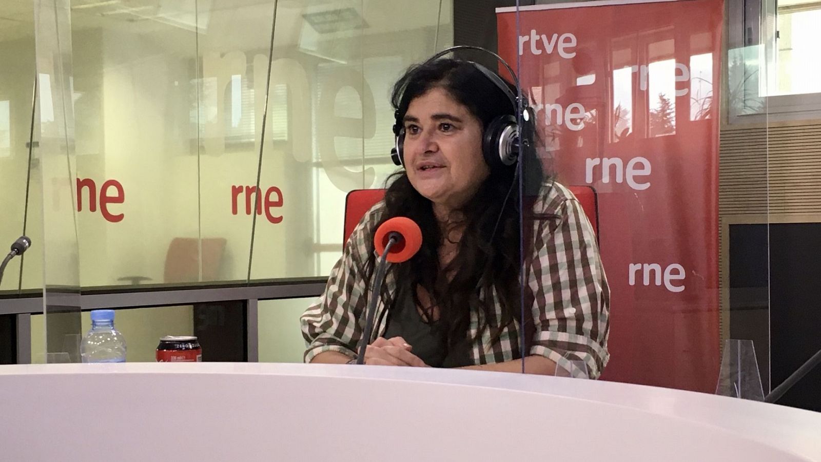 Tarde lo que tarde - Lucía Etxebarria: "Mi hija ha leído mi libro en el instituto" - Escuchar ahora