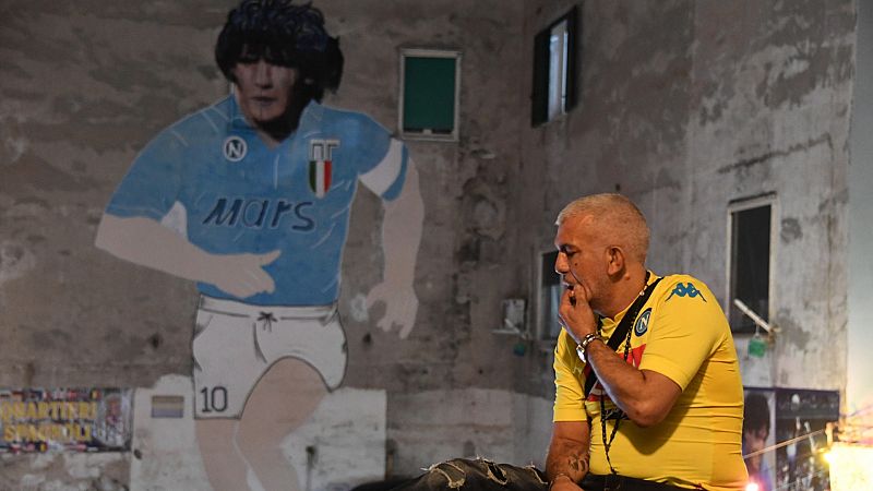 24 horas - Nápoles, altar de Maradona - Escuchar ahora