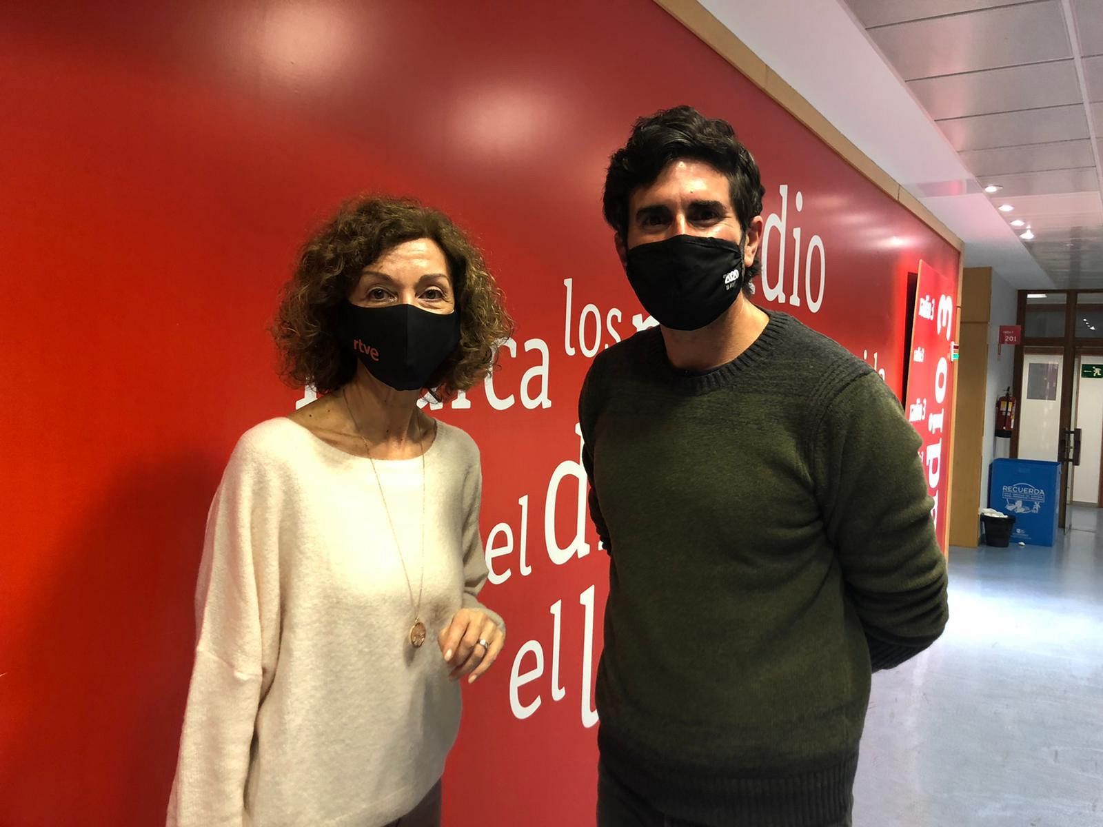  Hernan Zin nos habla de '2020 'y buscamos las '30 monedas' de Alex de la Iglesia - escuchar ahora