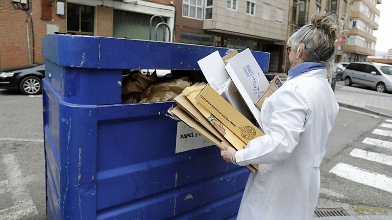  Las mañanas de RNE con Íñigo Alfonso - El reciclaje del contenedor azul, papel y cartón, en el punto de mira en estas fechas - Escuchar ahora