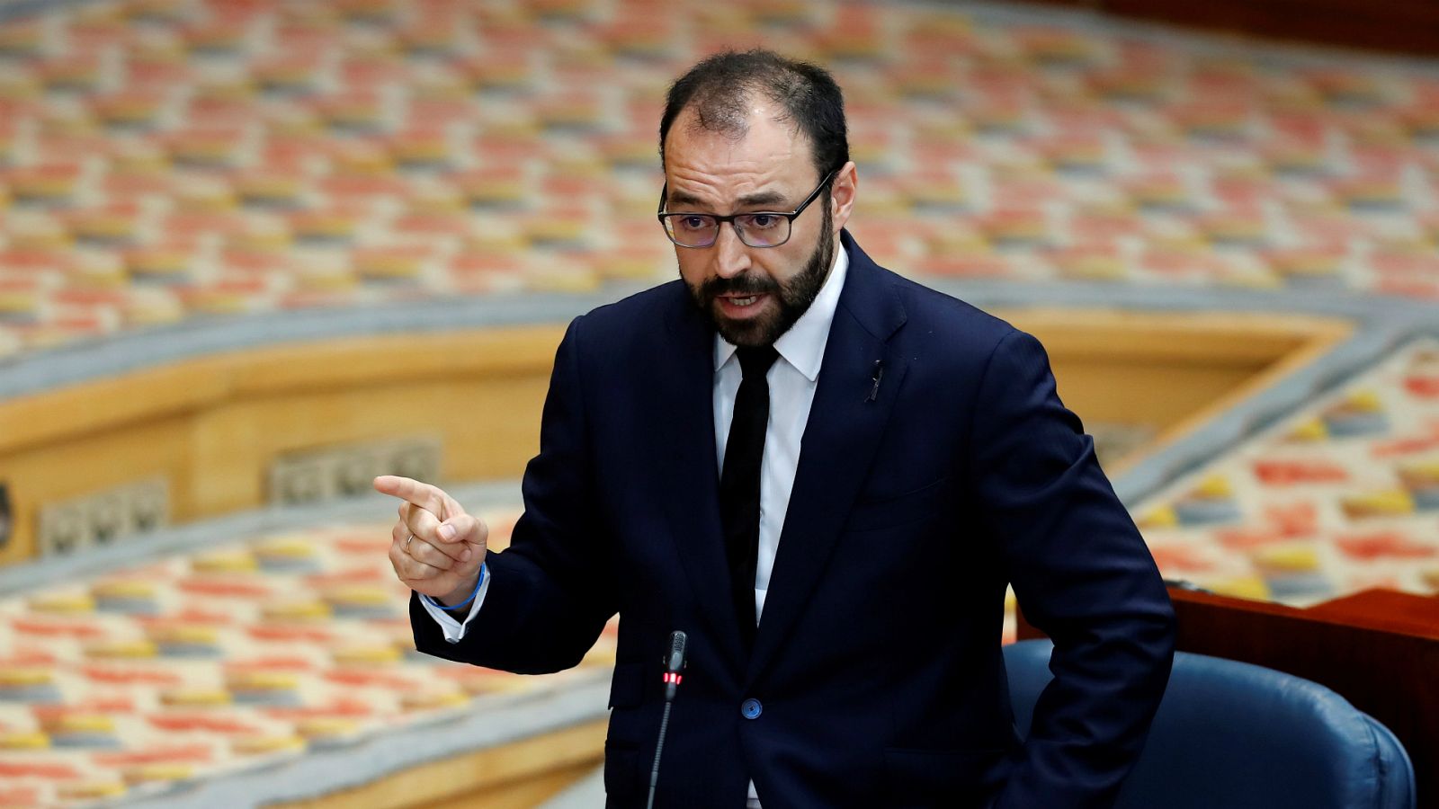 Las mañanas de RNE con Íñigo Alfonso - Madrid niega que subir impuestos contribuya a mejorar los servicios públicos y acusa al Gobierno de vulnerar la Constitución con su reforma fiscal - Escuchar ahora