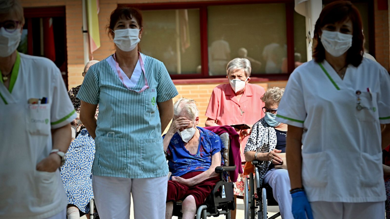 14 horas - Plan para las vacunas contra la COVID-19:15 grupos de población y tres fases  - Escuchar ahora