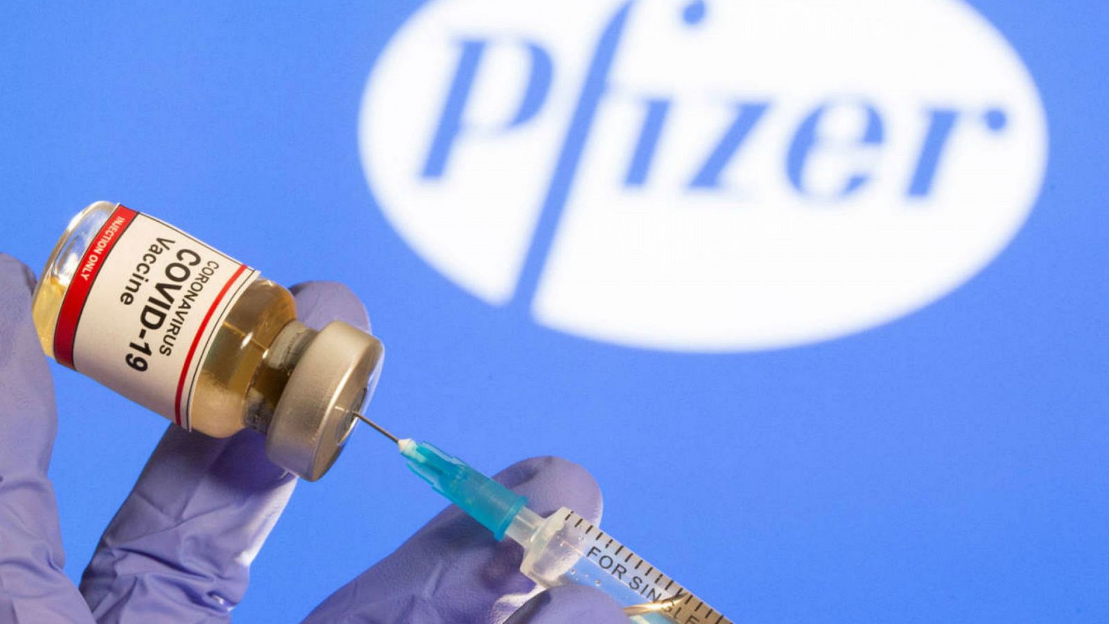  Boletines RNE - La vacuna de Pfizer y BioNtech será la primera en recibir la luz verde de la Agencia Europea del Medicamento - Escuchar ahora