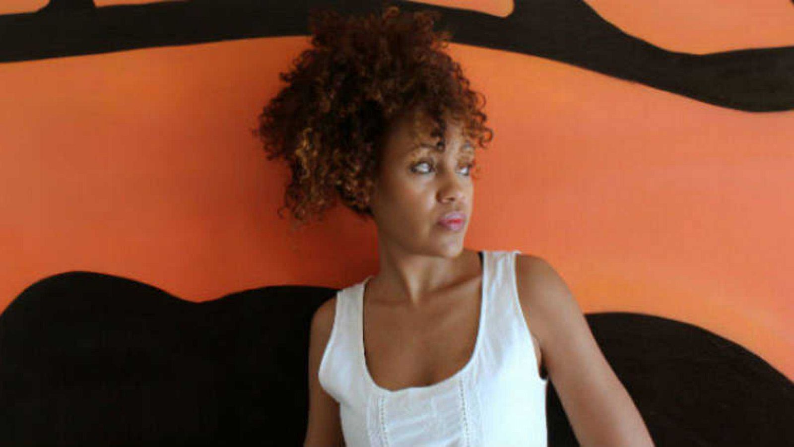  África hoy - Lucía Mbomio gana el Premio de Derechos Humanos APDHE - 01/20/12 - escuchar hora