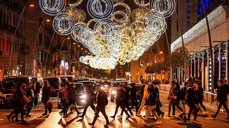 24 horas - Acuerdo para Navidad: reuniones de 10 personas de dos núcleos de convivencia, toque de queda en Nochebuena y Nochevieja hasta la 1.30  