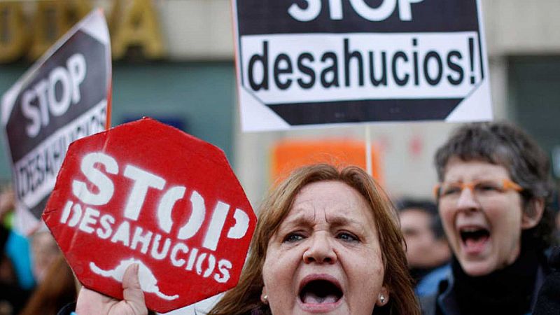 24 horas - El Gobierno acuerda paralizar los desahucios vulnerables hasta mayo de 2021 - Escuchar ahora