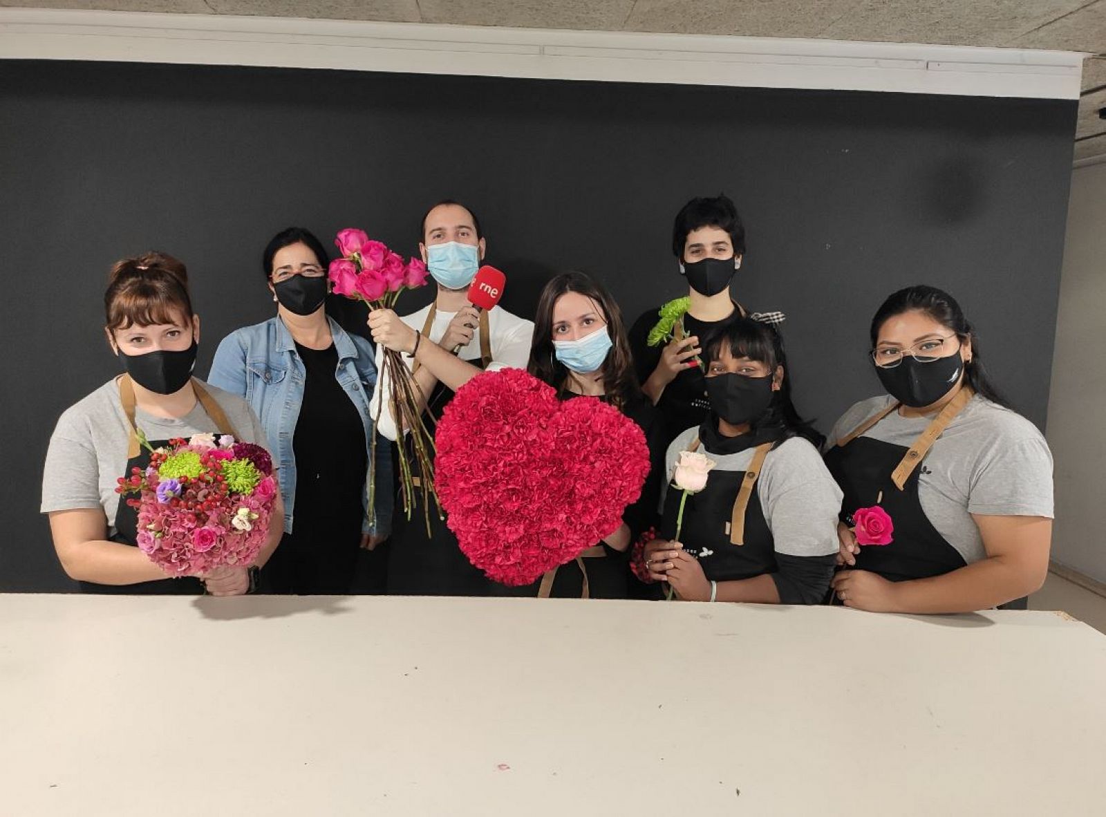 Recursos homínids - Un artista floral entre pètals i espines