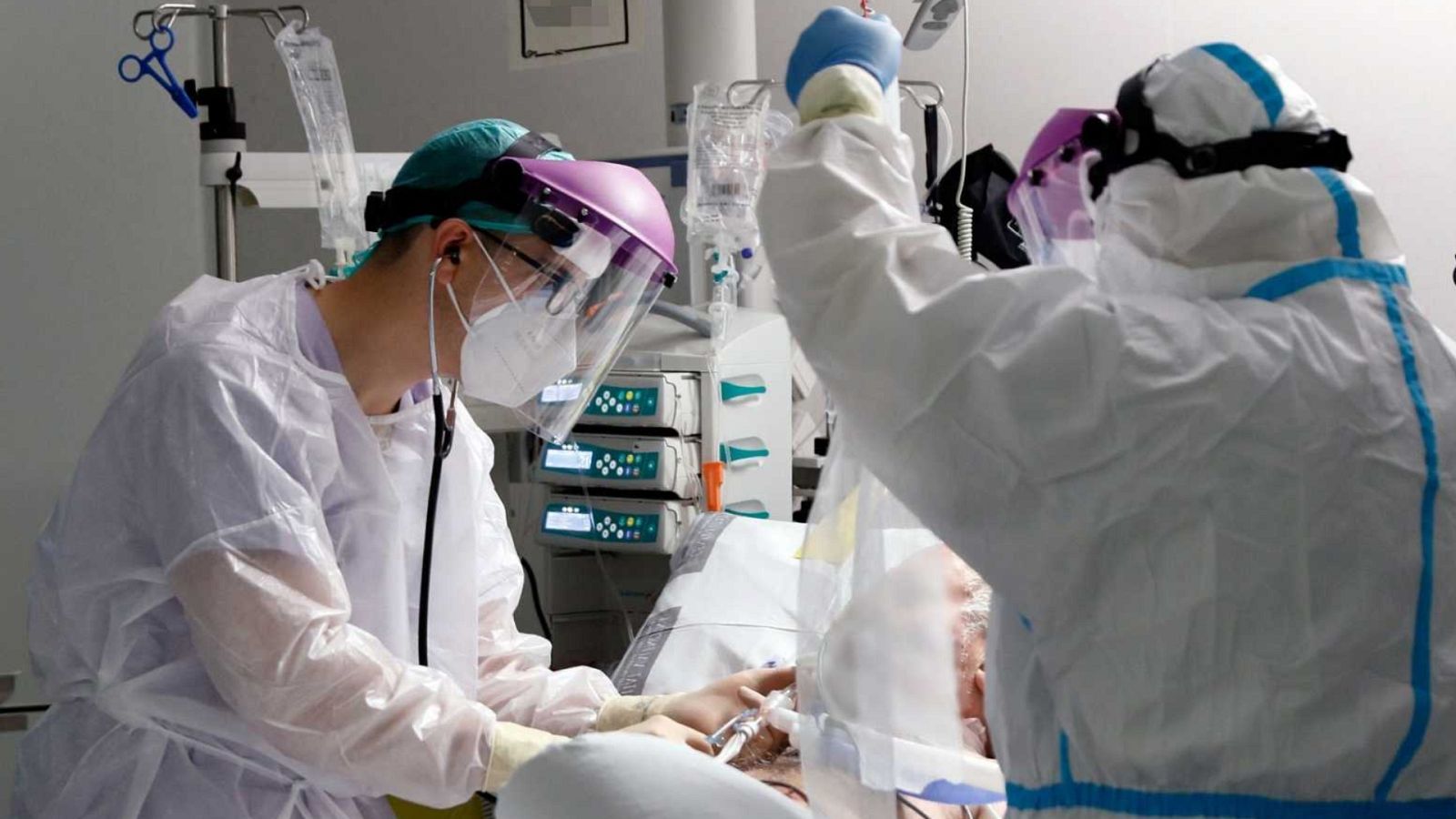 Boletines RNE - Descienden las muertes con coronavirus en España y la incidencia del virus - Escuchar ahora