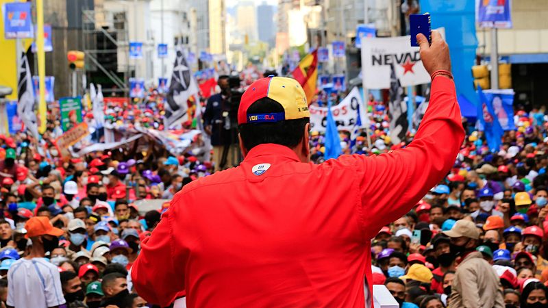 Las mañanas de RNE con Íñigo Alfonso - Maduro dice que se irá si pierde las elecciones del domingo en las que no participa gran parte de la oposición - Escuchar ahora