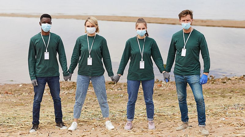  Más cerca - Voluntariado; labor solidaria, humanitaria y desinteresada - Escuchar ahora