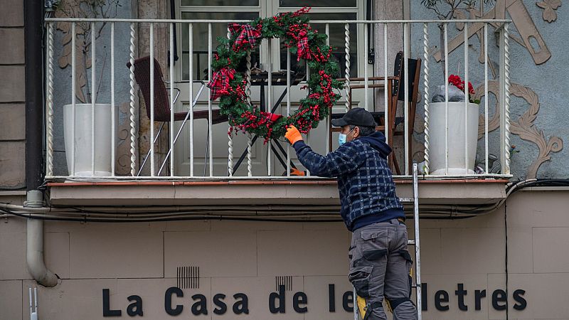 Boletines RNE - Los contagios continúan por debajo de los 9.000, por segundo día consecutivo - Escuchar ahora