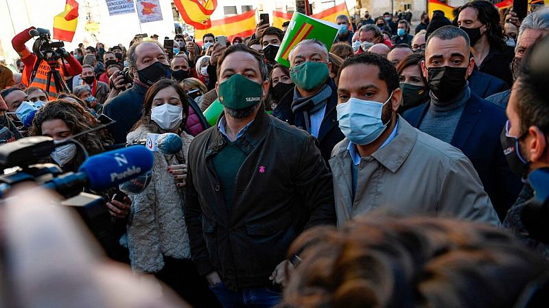 Ada Colau notificará a la fiscalía contra delitos de odio la simbología y las consignas fascistas en un acto de Vox - Escuchar ahora