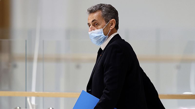 24 horas - Sarkozy se sienta en el banquillo de los acusados - Escuchar ahora