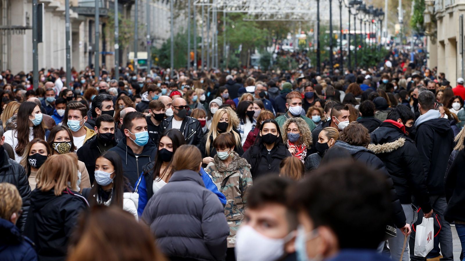 24 horas - España registra durante el fin de semana un número similar de contagios al de finales de agosto - Escuchar ahora