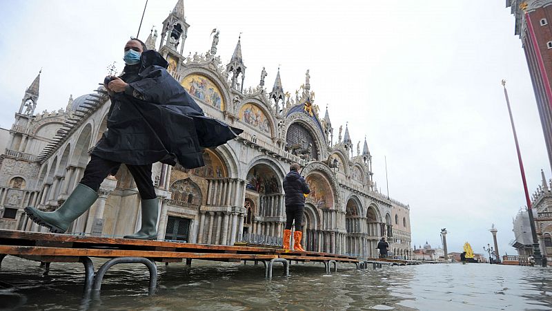Boletines RNE - Venecia de nuevo inundada, el complejo sistema de diques no ha funcionado - Escuchar ahora