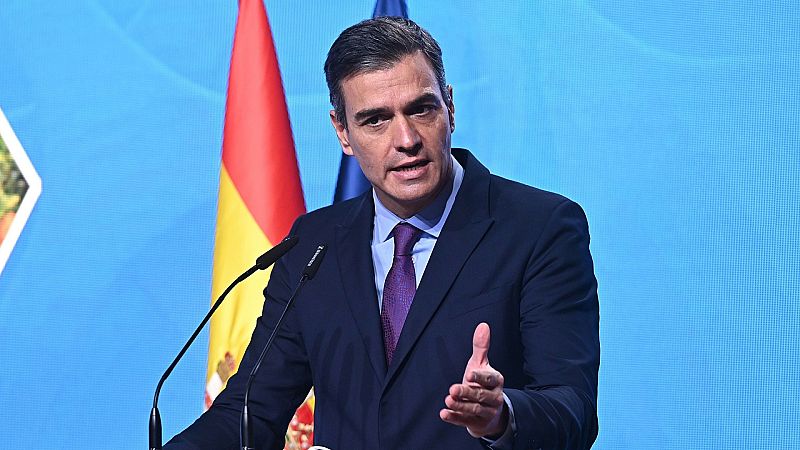 24 horas - Pedro Sánchez pide respeto a la presunción de inocencia y niega que la monarquía esté en peligro - Escuchar ahora