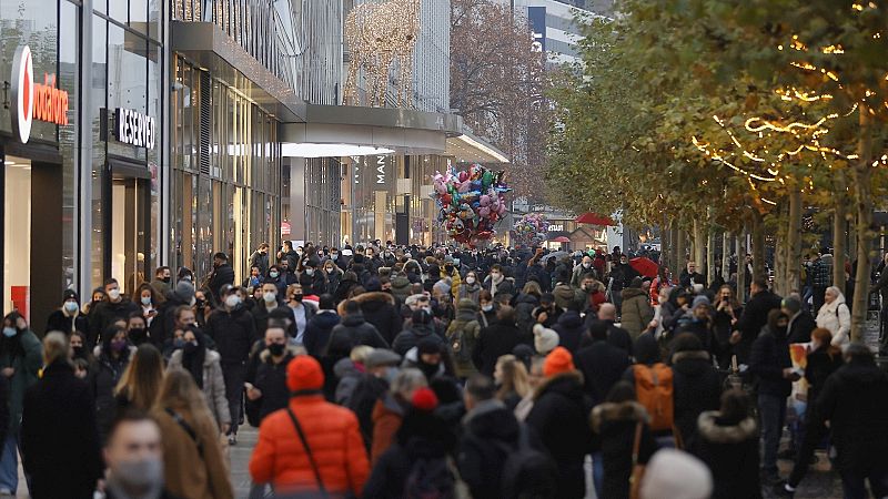 Boletines RNE - Alemania plantea un confinamiento duro hasta el 10 de enero - Escuchar ahora